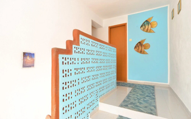 Apartment 725