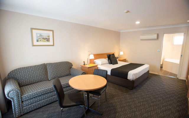 Best Western Plus All Settlers Motor Inn