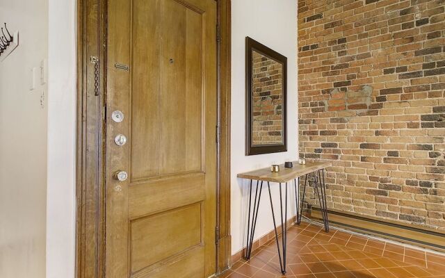 Charming Apartment on St-Paul street by Hometrotting