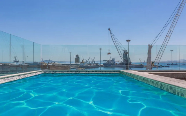 Harbour Bridge Suites 001