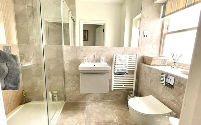 Beachfront with balcony 1st Floor apartment "The Beaches"