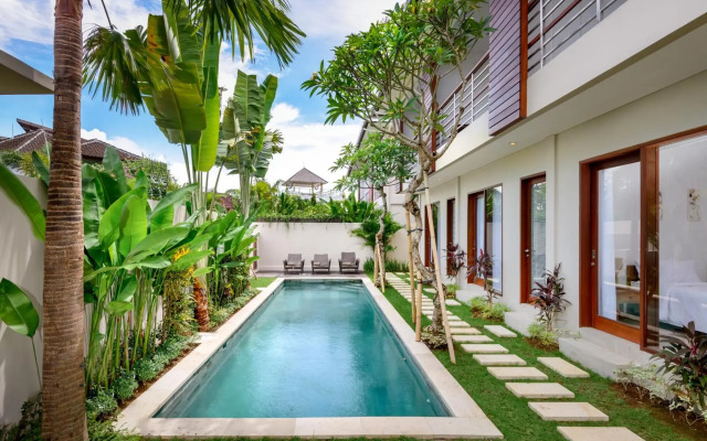 Echo Beach Villa & Apartment