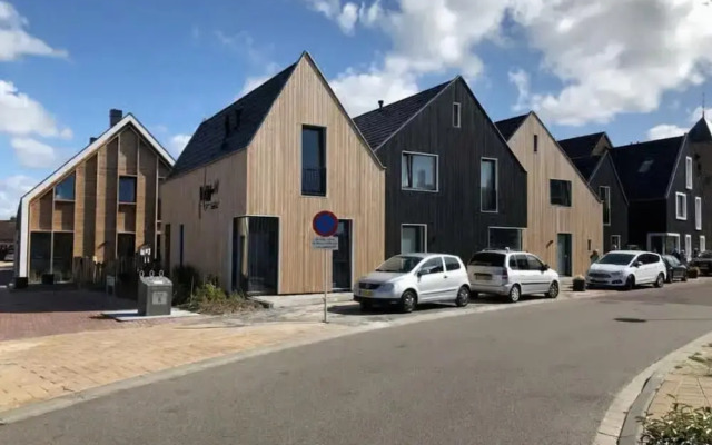Cozy 4-person Lodge in Tiny House Style