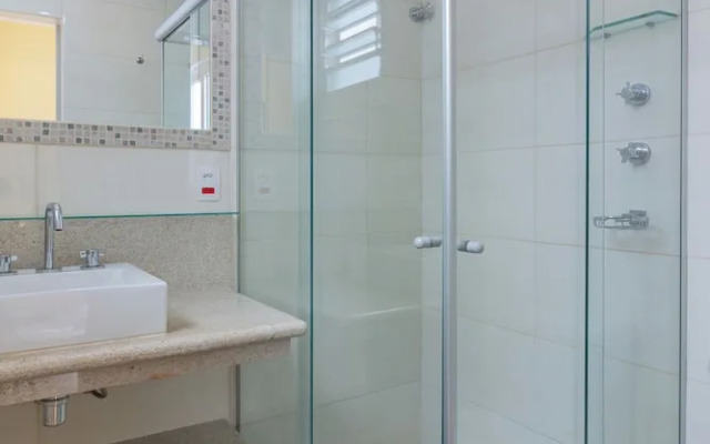 Conforto a 4min da Praia do Leblon-AP801