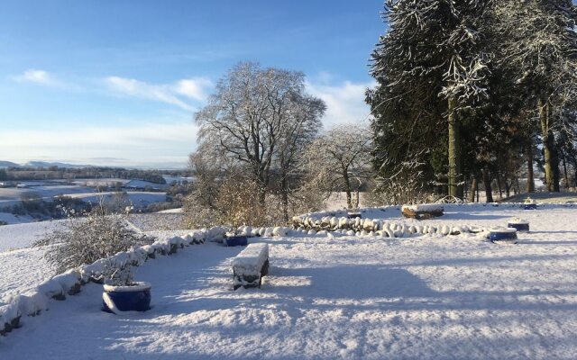 Beautiful 8-bed House in Angus