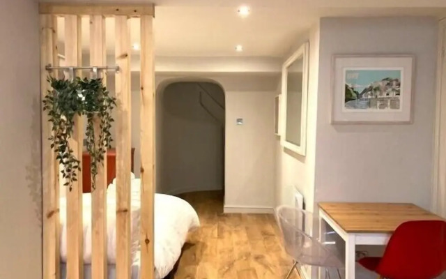 Stylish Studio Apartment in Clifton Village