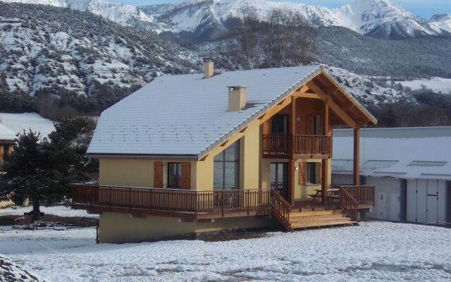Quaint Chalet in Selonnet With Terrace