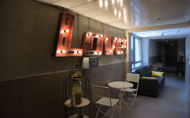 Amdar Hotel & Hostel