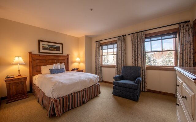 Wheelchair Accessible 2-Bedroom Slopeside Condo - No Cleaning Fee! by RedAwning