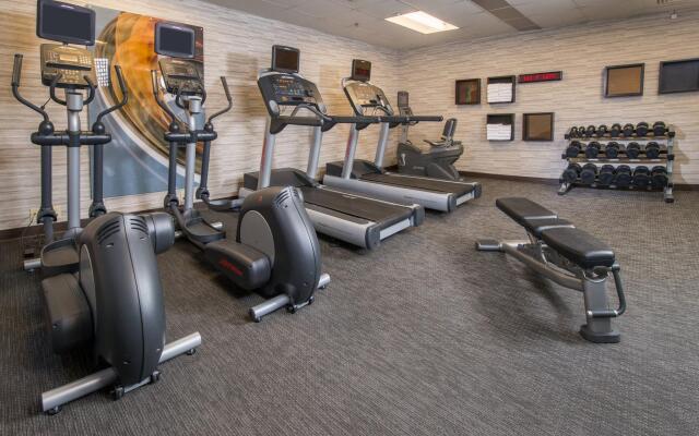 Courtyard Fairfax Fair Oaks