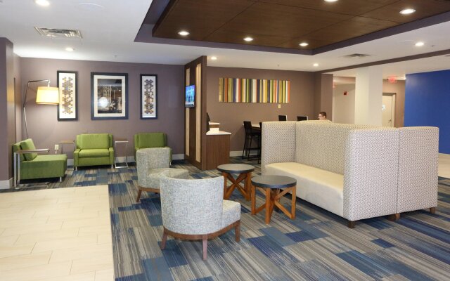 Holiday Inn Express & Suites Newport News, an IHG Hotel