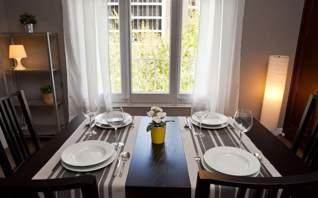 Cute & Spacious Eixample Apartment