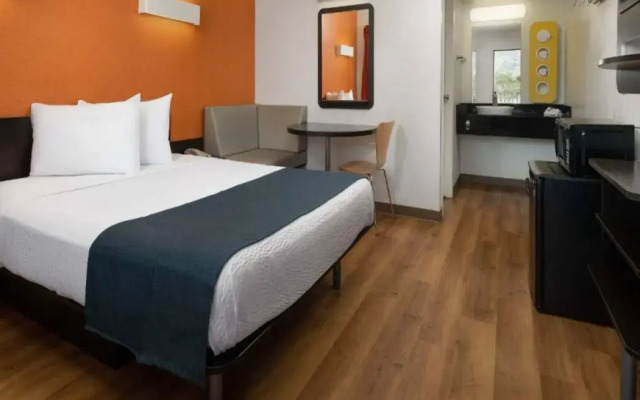 Motel 6 Carpinteria, CA - Santa Barbara - North