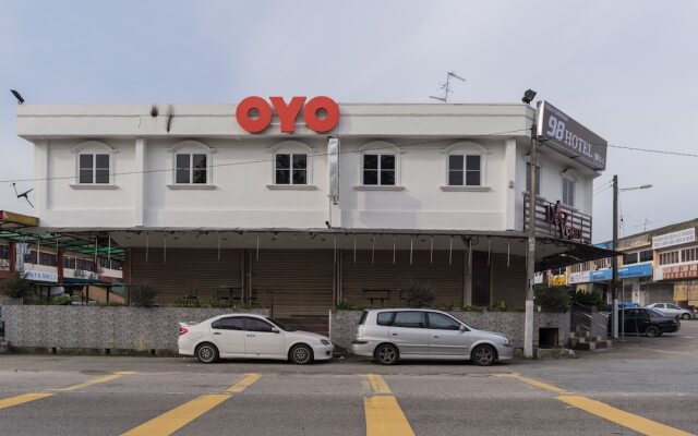 OYO 44026 98 Hotel