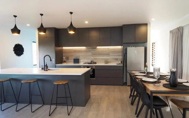 36 on Burgundy - Martinborough Holiday Home