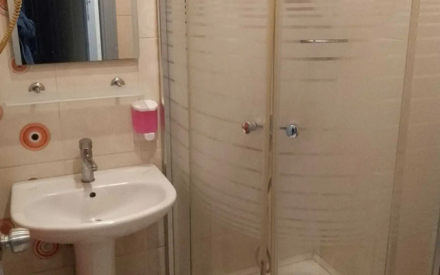 Tac Hotel