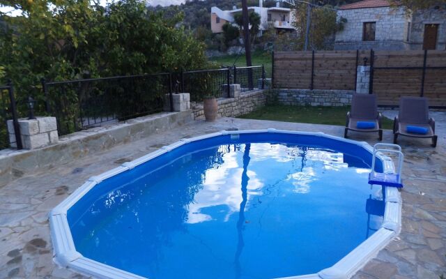 Rural Spacious Villa with Pool at Central Crete