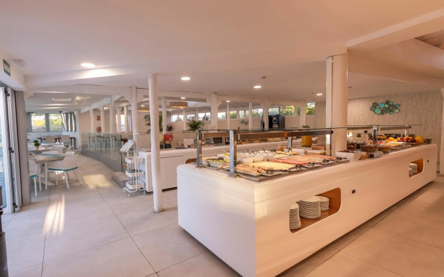 Hotel LIVVO Dunagolf Suites