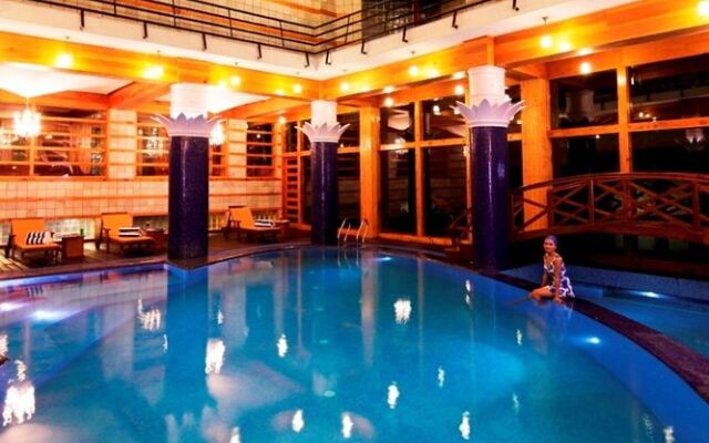 Manu Allaya Spa Resort