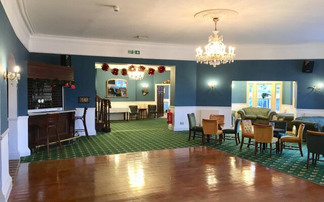 Devon Bay Hotel