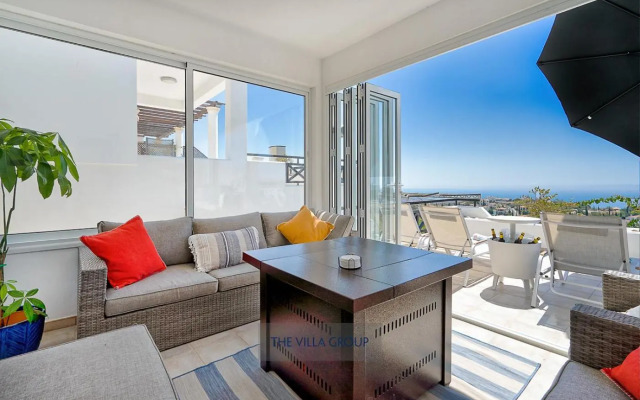 Thea Vista Apartment