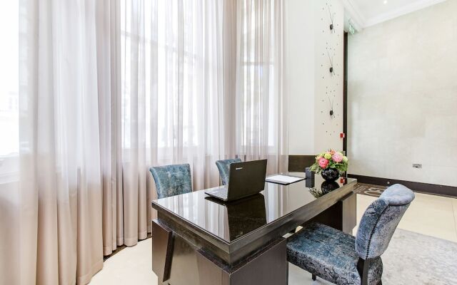 One Thirty Queensgate
