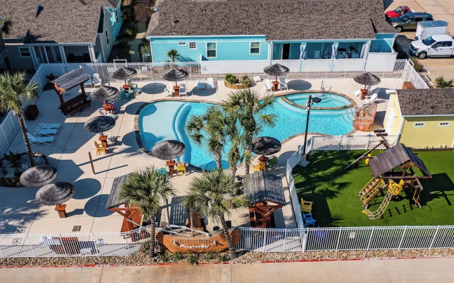 Moore Fun House by Silver Sands Vacation Rentals