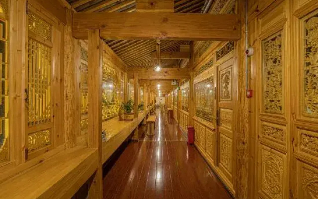 Lijiang Wenfu Courtyard Inn
