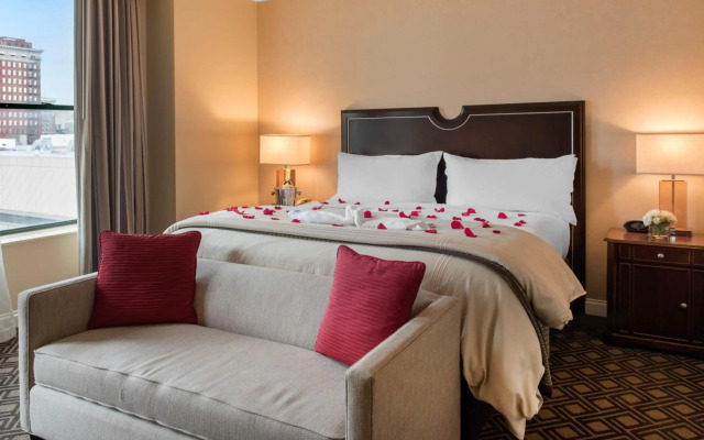 Omni Severin Hotel