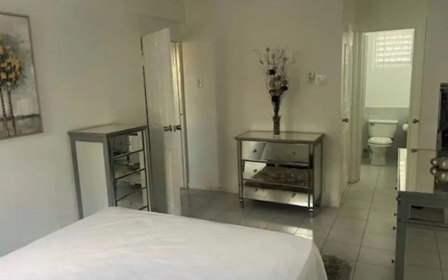 Cozy Central 1-bed Apartment in Kingston