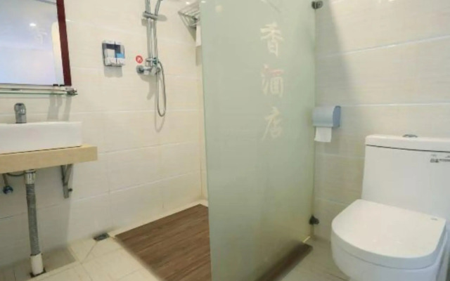 Binjiang Business Hotel