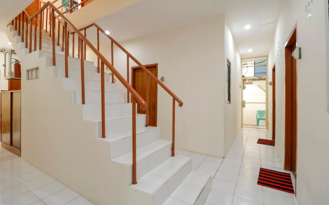 RedDoorz Plus near Ciputra World Kuningan 2