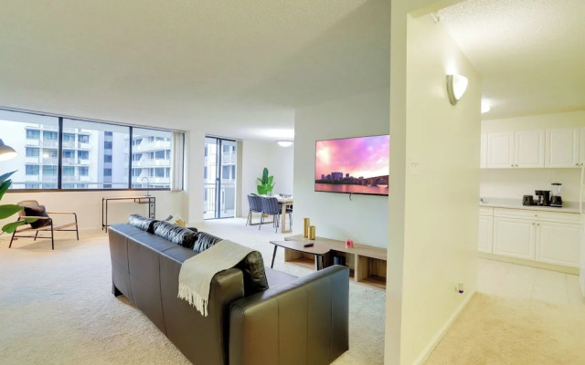 Close to Airport in Crystal City