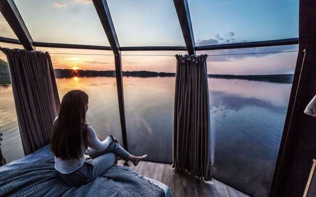 Room in Lodge - Peace & Quiet Hotel Floating Glass Room for 2 Guests Experience Northern Lights