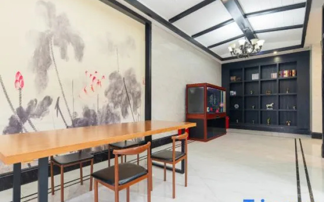 Huajing Boutique Chain Hotel (Longgang Pudong)