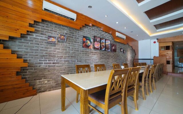 RedDoorz Premium @ Korea Town Angeles City