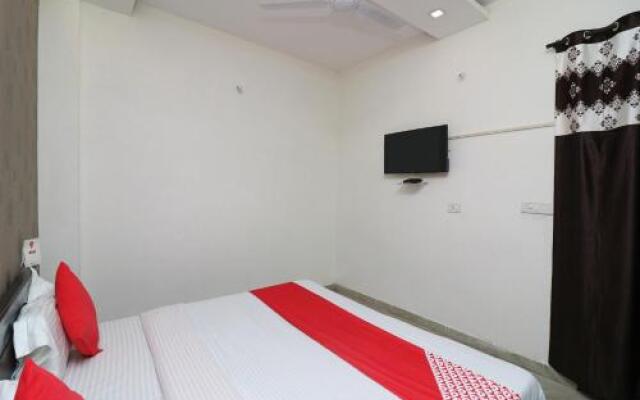 OYO 24283 Royal Rahul Residency