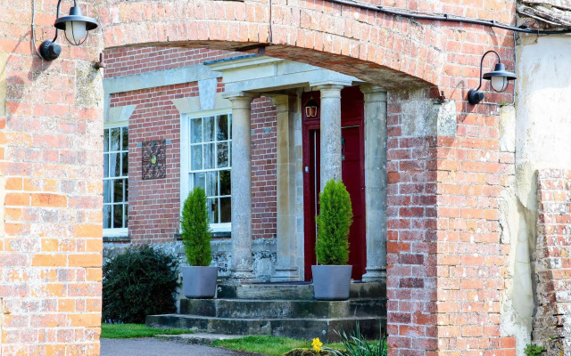 Rollestone Manor