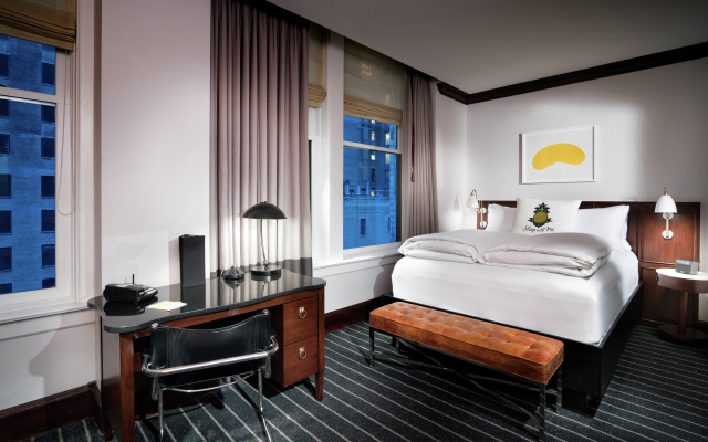 Staypineapple, An Iconic Hotel, The Loop