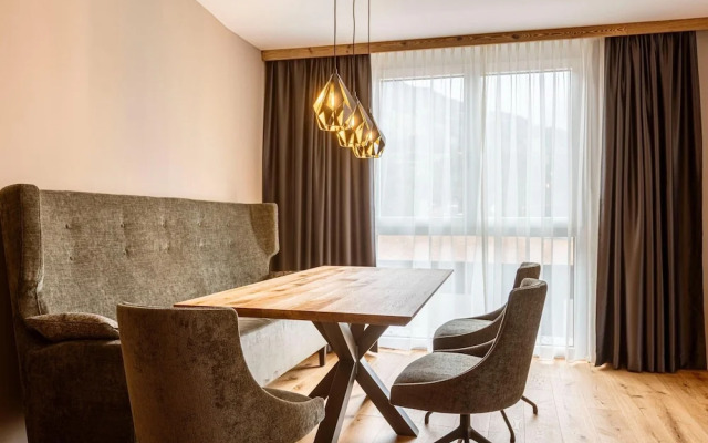 Modern Holiday Apartment With 2 Bedrooms in Fugen