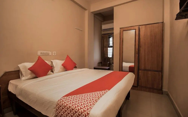 Sri Srinivasa Lodge by OYO Rooms