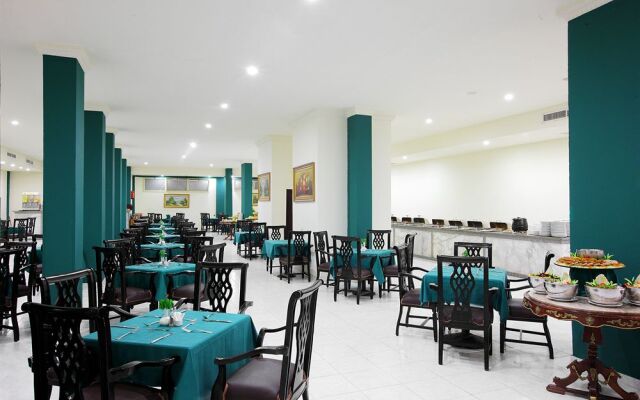Golden 5 Sapphire Suites Hotel