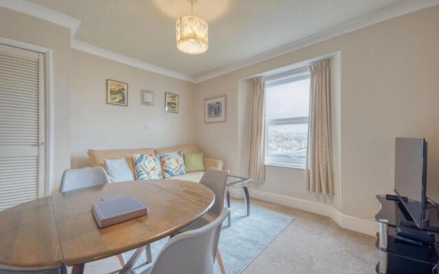 Apartment 6 - 1 Bedroom Town view