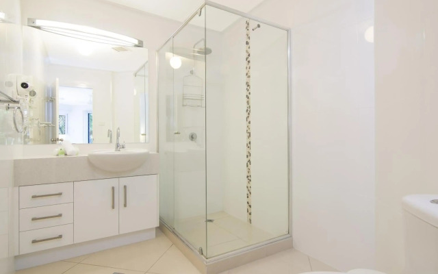 Port Douglas Outrigger Holiday Apartments