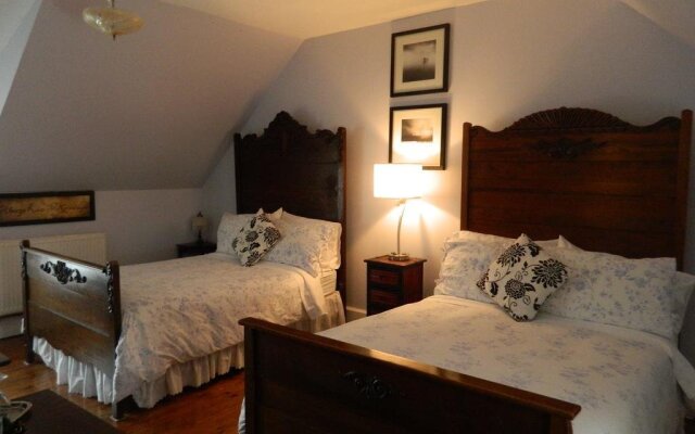 1854, The Maplegrove Inn