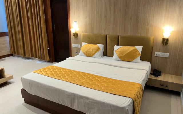 Divine By The Lake Hill