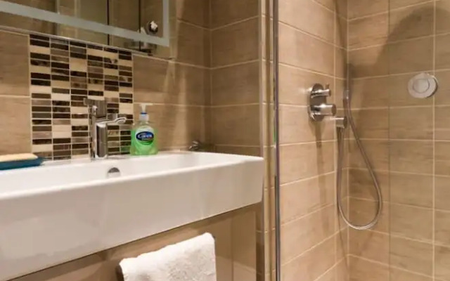 Leafy Suburban Bed & Breakfast