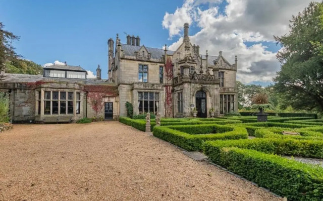 Kendal - Gothic Hall - Luxury Rooms or Apartment