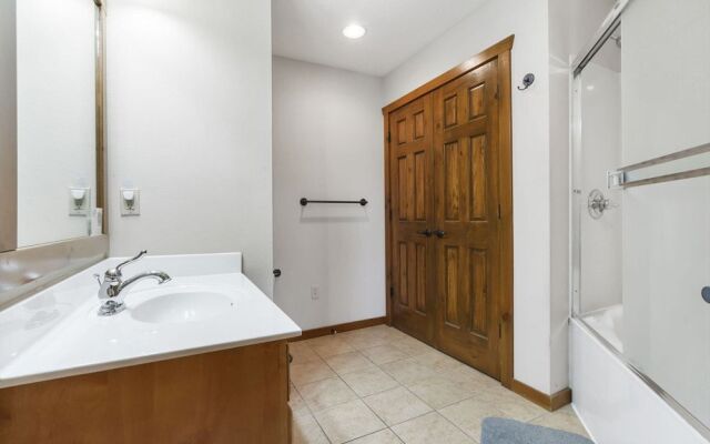 Kemper's Cabin by Silver Dollar City - Ideally Located