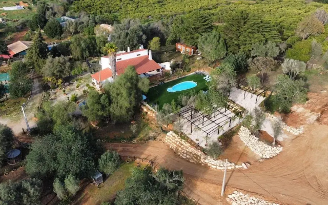 Porches Private Pool Villa 17 Guests